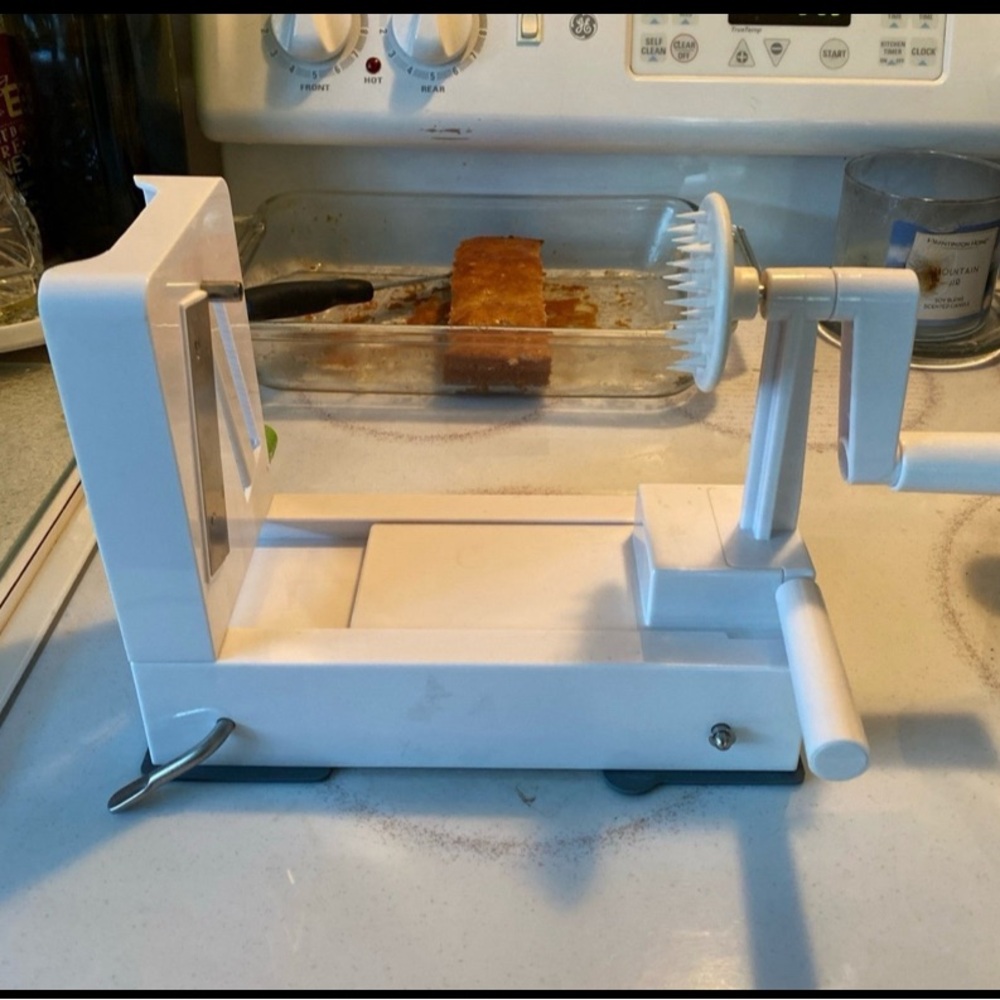White Vegetable Spiralizer